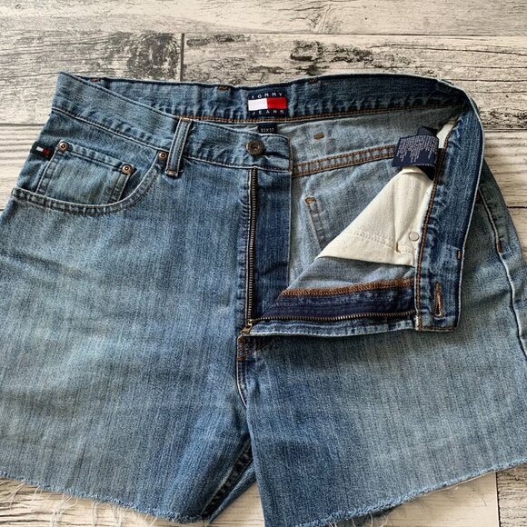 Vintage Y2K Tommy Hilfiger Flag Patch Denim Cutoff Freedom Jean Shorts - Picture 4 of 13